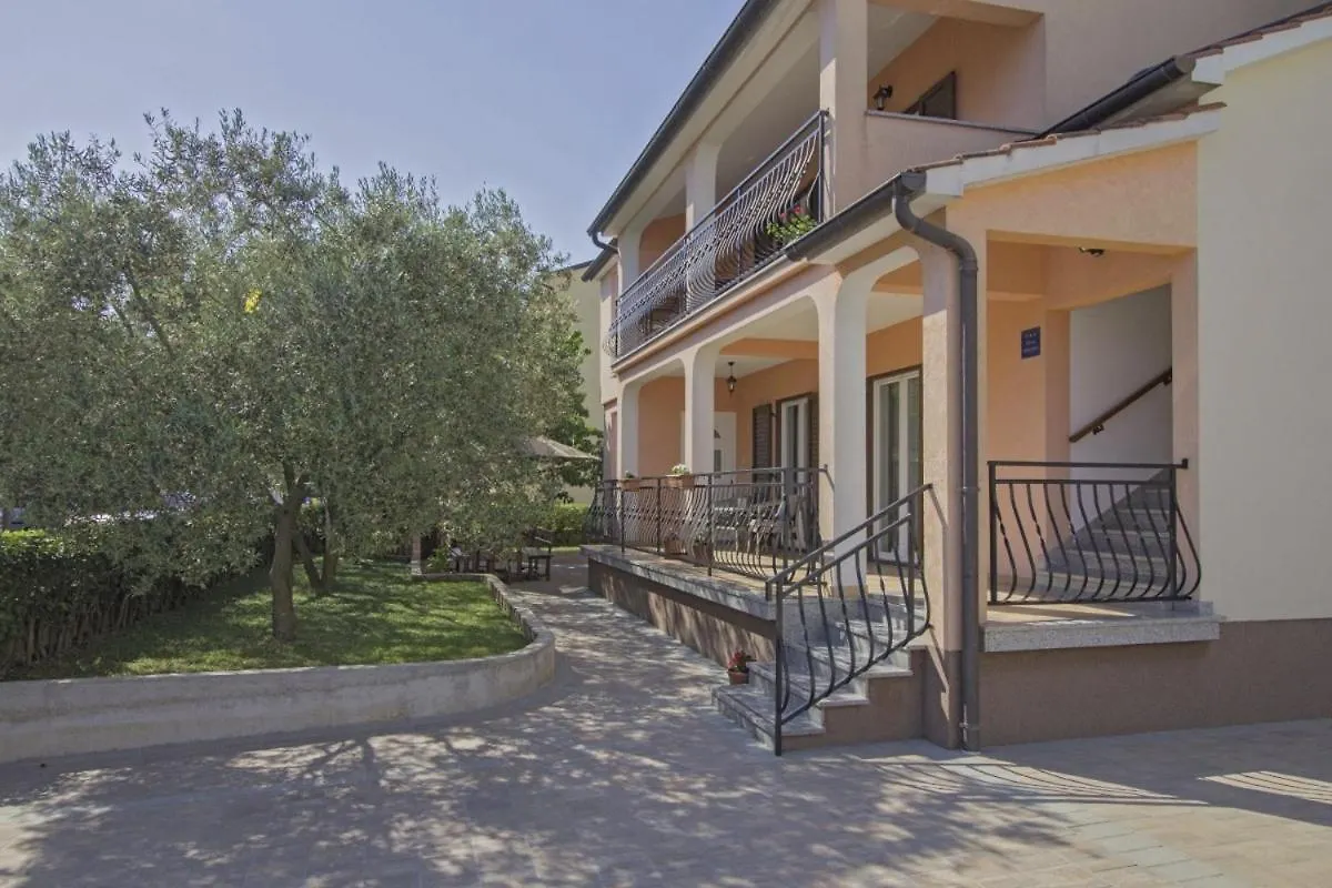 Guest house Apartments Doris In Rovinj