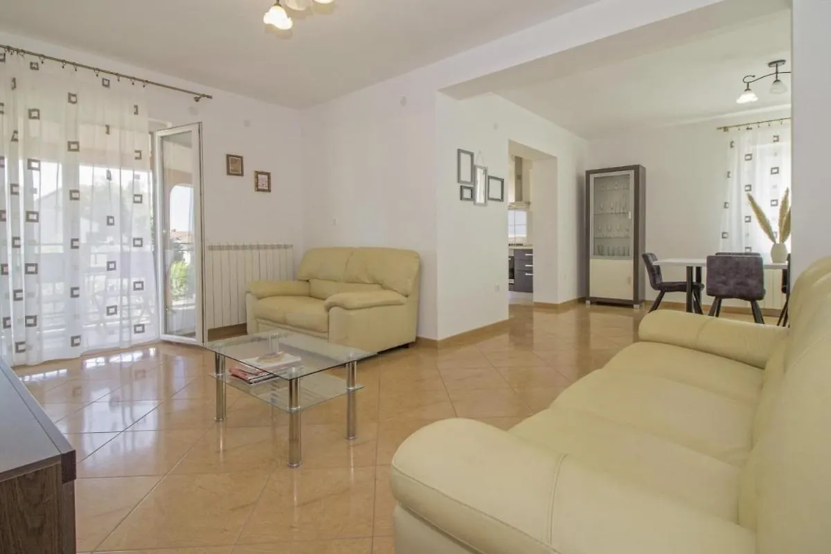 Гостевой дом Apartments Doris In Ровинь