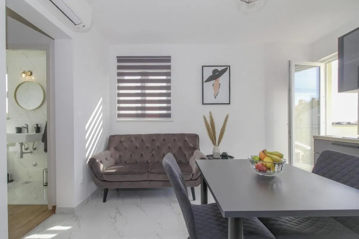 Apartments Doris In Ровинь 0*,