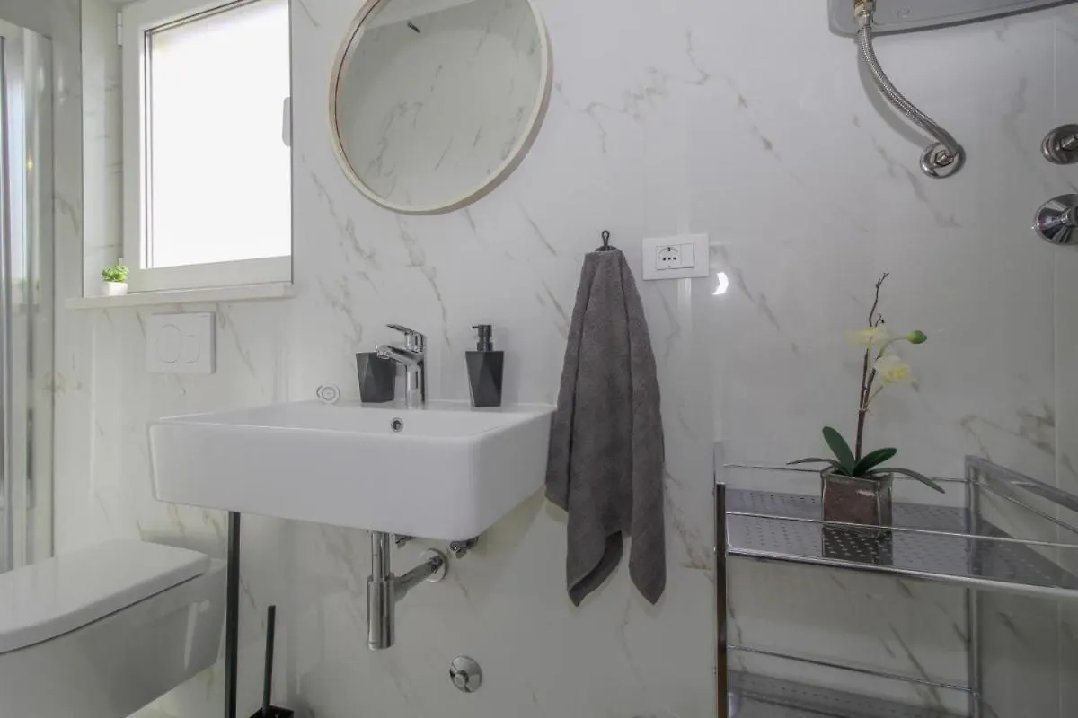 Apartments Doris In Ровинь 0*,